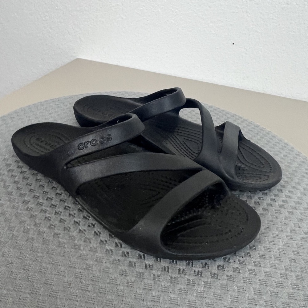 Crocs Kadee II Sandals Womens 6 Black Slip On Strappy Comfort Shoes Slides